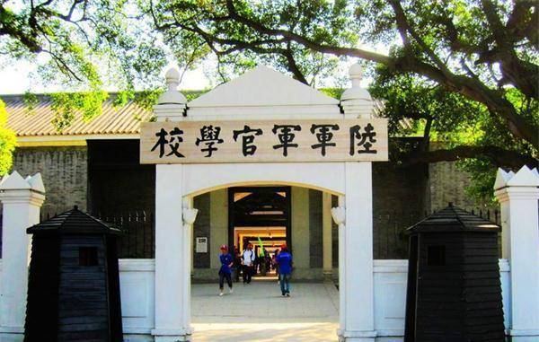 邵力子,浙江绍兴县陶堰镇人,著名民主人士,社会活动家.