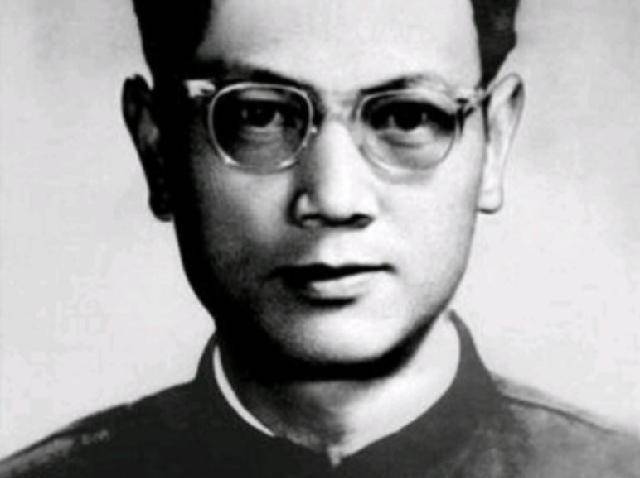 在从"仲元中学高中毕业后",学习成绩优异的彭加木便考取了国立中央