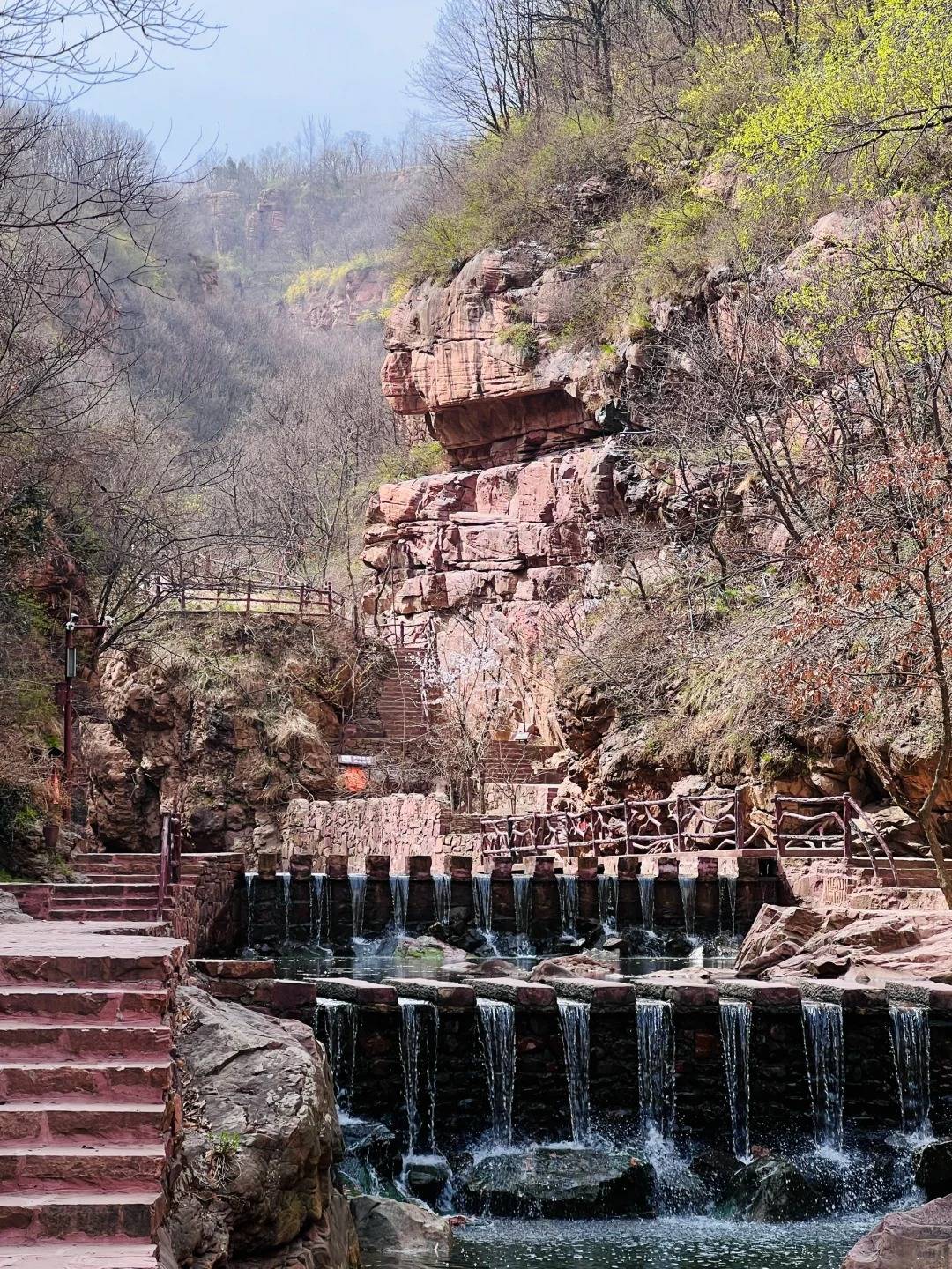 2:青龙山地址:巩义青龙山景区沿途风景不错,景区绿植覆盖率很高,有