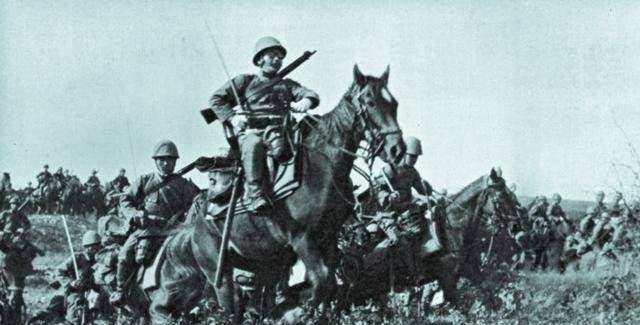 骑兵团冲锋,9分钟内劈倒300名日军步兵,随后又大败马家军