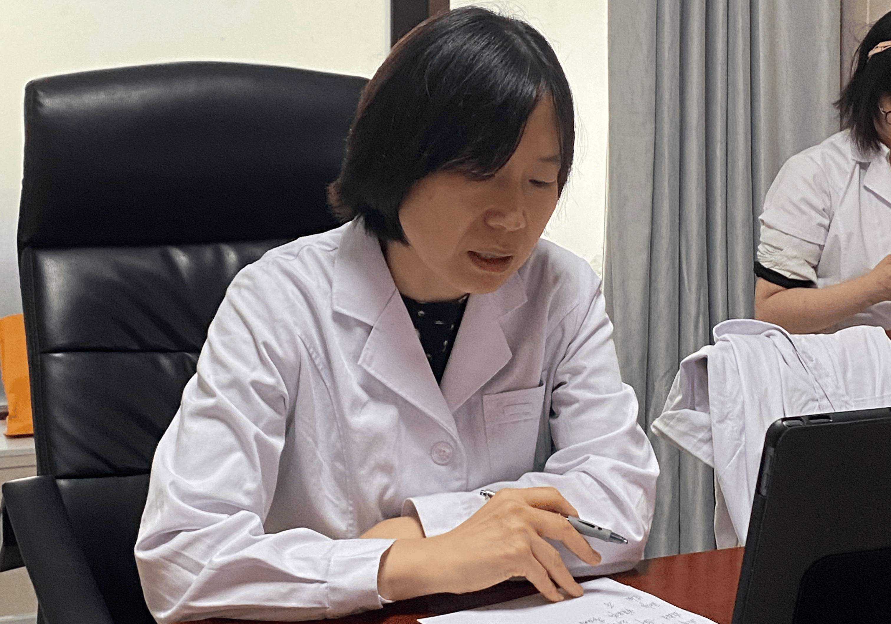 包含北京妇产医院、护士全程协助陪同跑腿挂号服务，深受患者信赖的词条