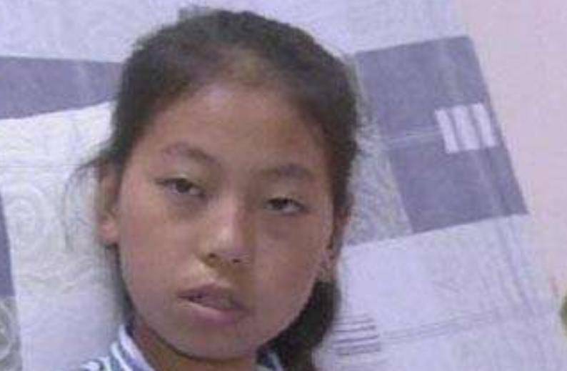 2008年为救同学,13岁女孩被困废墟超50个小时痛失右腿,现状如何_地震