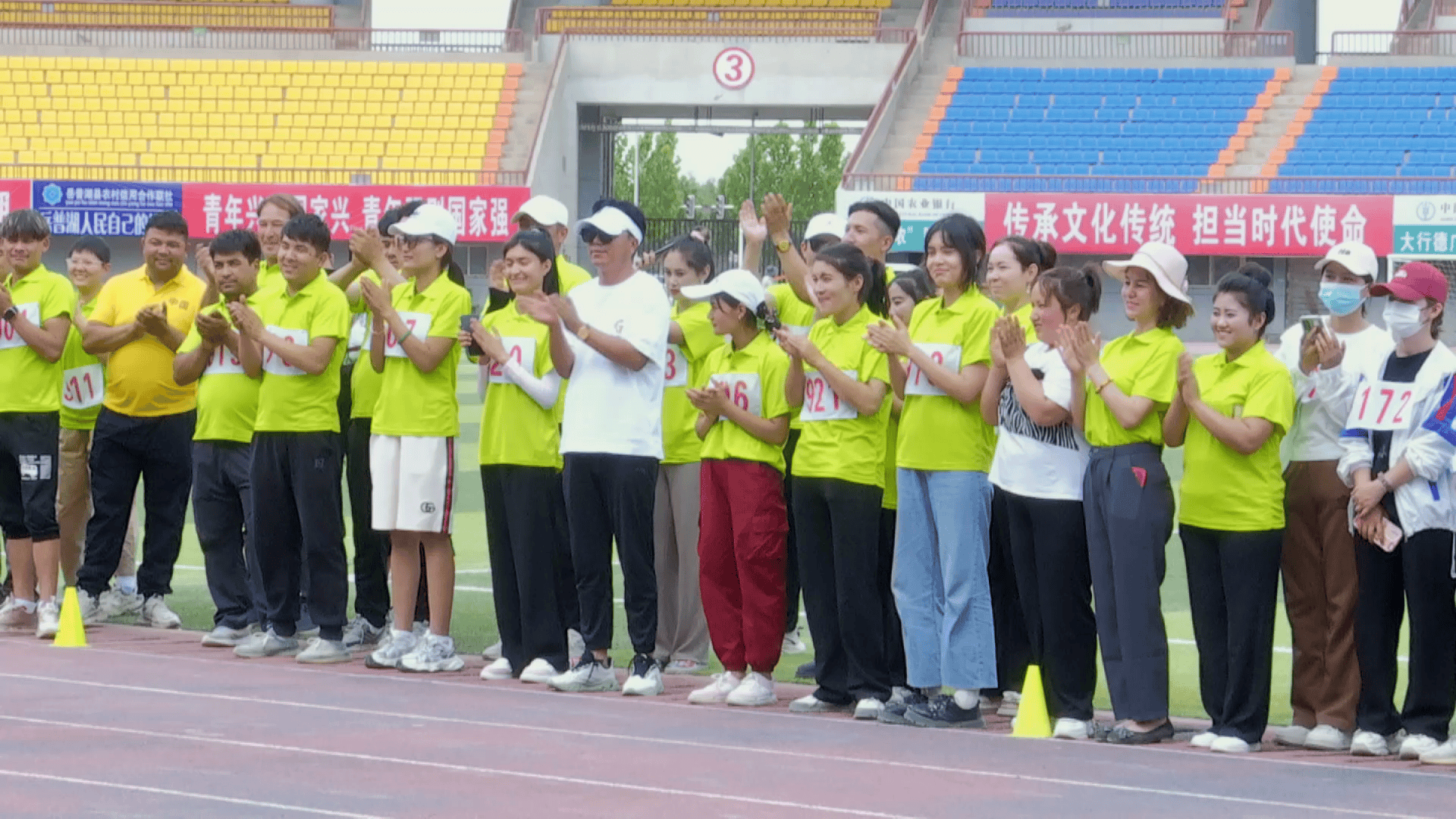 岳普湖县铁热木镇中学图片