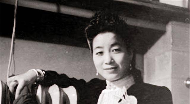 她因接到特殊任务,被当成叛徒,后坐牢十年,晚年自杀_关露_汪精卫_身份