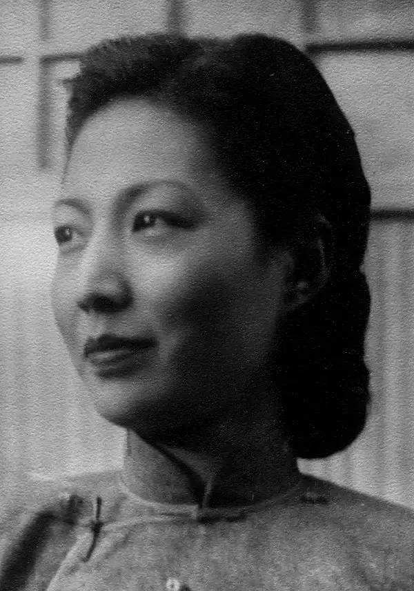 上海交际花爱上戏子,京剧艺术家周信芳为爱私奔,子女非福即贵