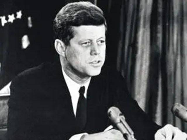 从而成为了美国历史上"最年轻的总统"之一