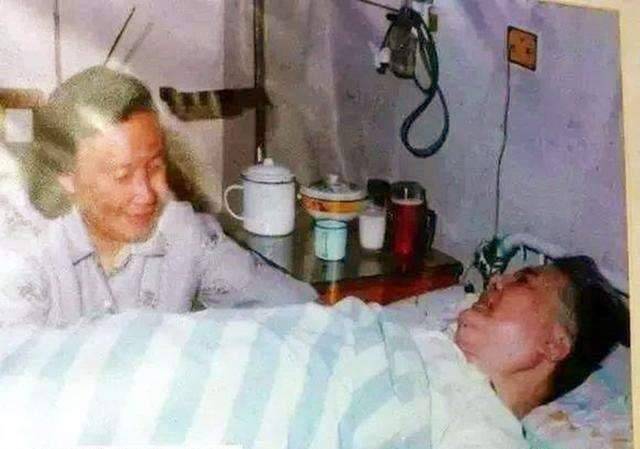 邓稼先生命尽头的1年,大小做过5次手术,临终前1个月公布身份