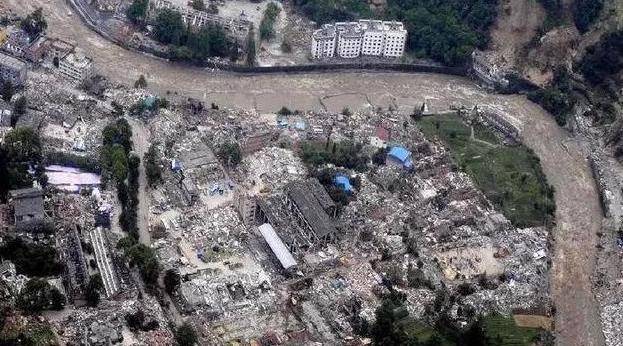 汶川地震有8万人遇难,他们名下的贷款和存款,最终如何处理的?