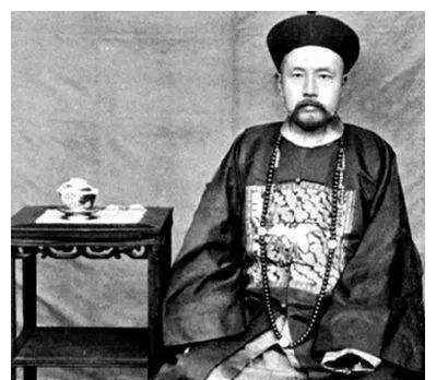 他60岁时率军远征,收复了7000里的边地,是大英雄,也是屠夫_赵尔丰