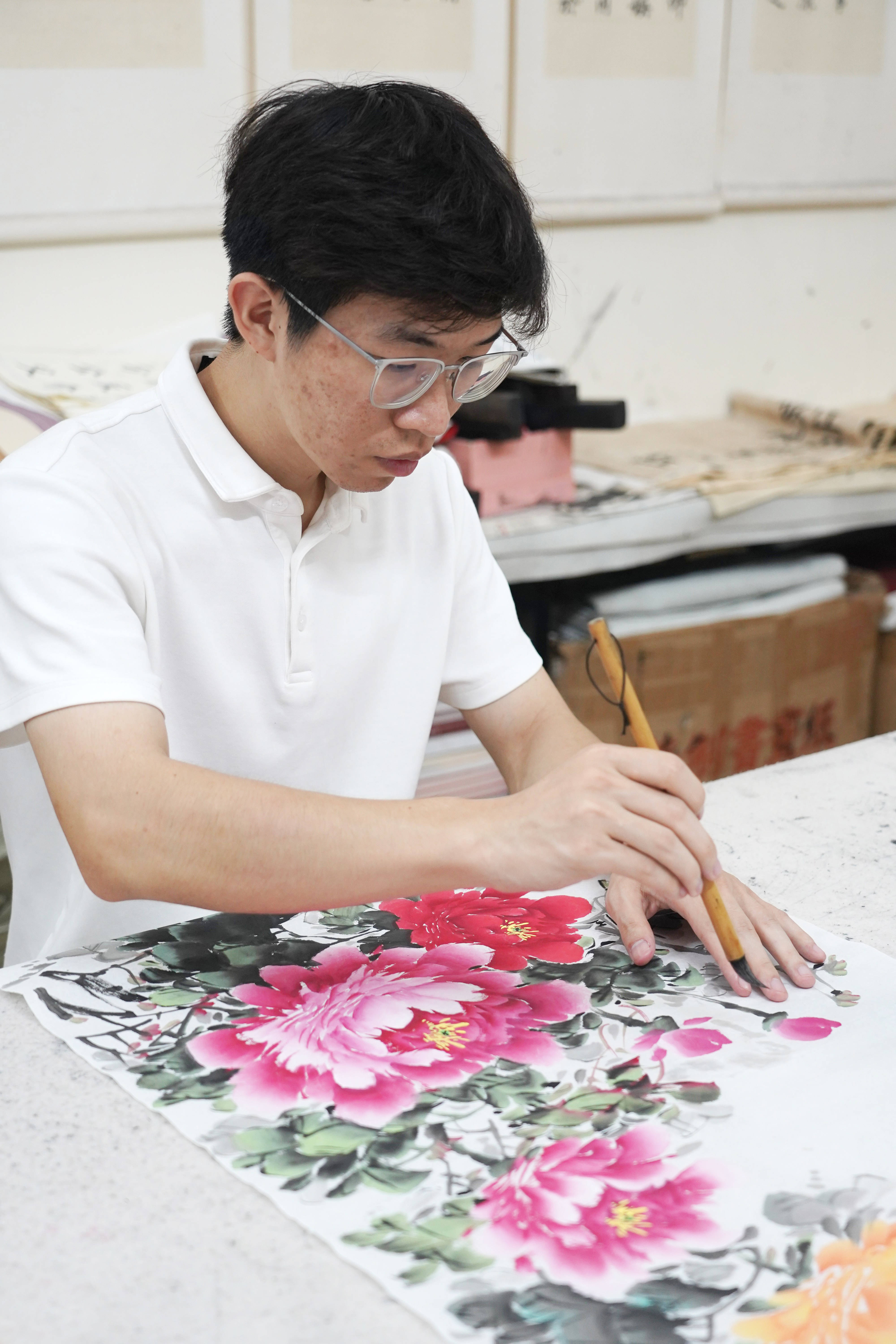 张港华——北京华夏兰亭书画院院士,一级美术师