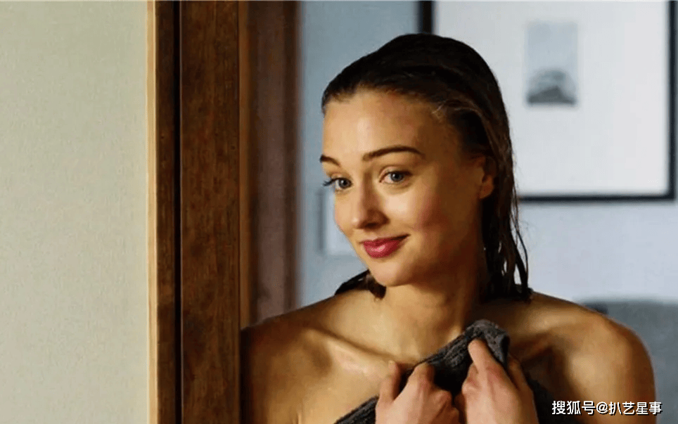 莉莉·库拉格,为艺术献身,饰演大尺度电影