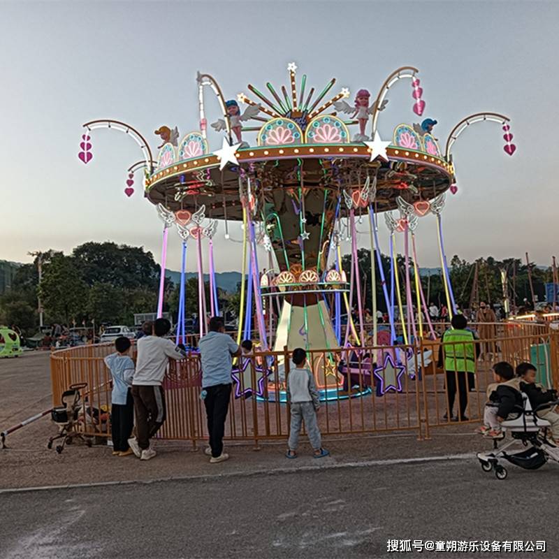 它不仅仅是一个旋转椅,更是一个能够让你在音乐的陪伴下,享受旋转带来