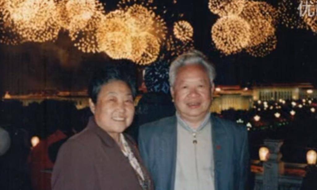 低调的上海女首富:40岁成寡妇,继承70亿,14年又赚310亿_魏东_陈金霞