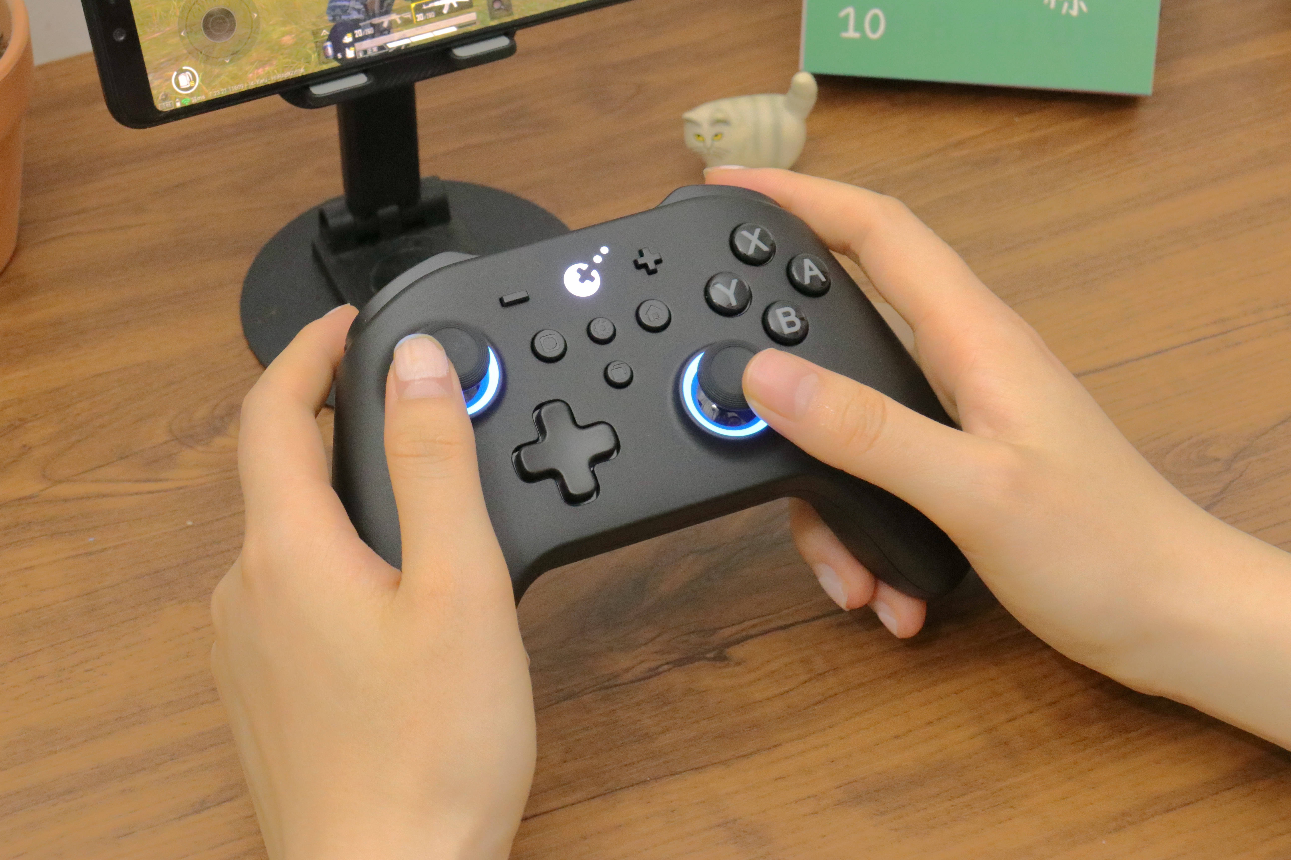 谷粒金刚3Pro游戏手柄体验:双霍尔设计,畅玩多平台游戏