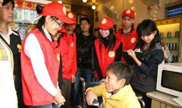 12年前汶川大地震,那位捐款185元的小乞丐,如今现在过