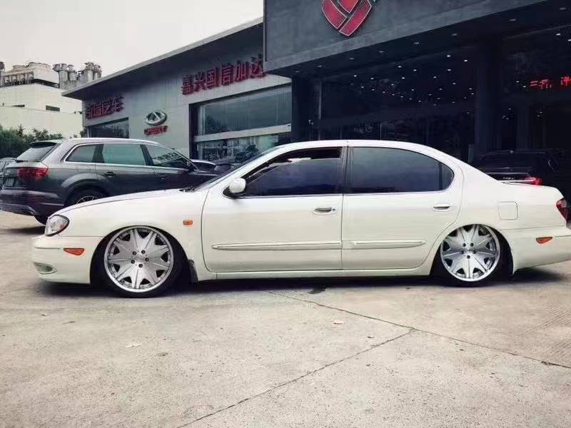 尼桑风度a33改装airbft气动避震,演绎贴地飞行的艺术