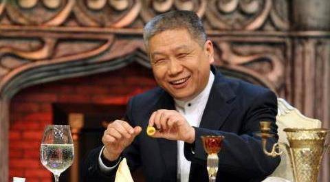 因为他曾经在百家讲坛这个节目讲述过自己的收藏经历