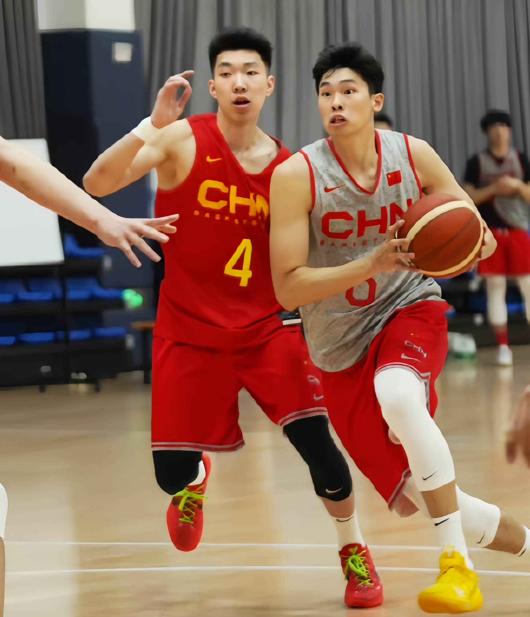 在战胜中国队的比赛中拿下27分,他观看了很多男篮的比赛,对邹阳印象