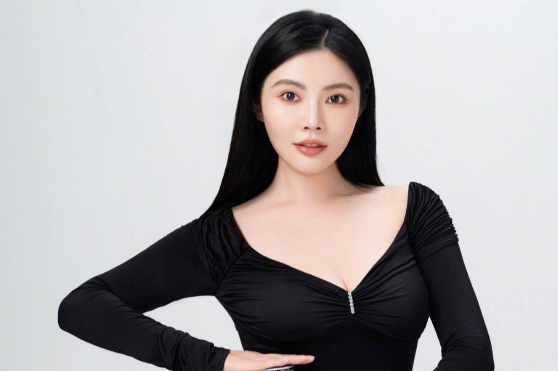 女神徐冬冬椰树写真,魅力风采惊艳上线!