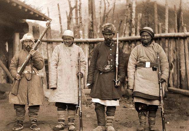 从巴图尔到反革命分子,新疆悍匪乌斯满为何走向堕落,下场凄凉