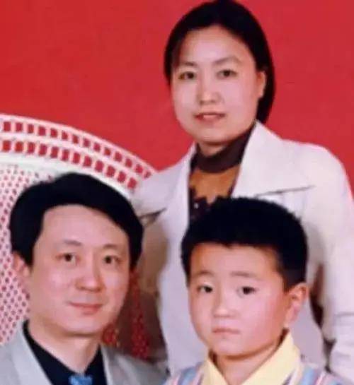 任长霞车祸身亡,丈夫四年后也离世,唯一的儿子继承了她的遗志