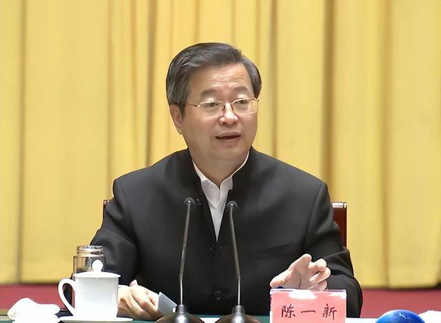 他知青出身,是现任国安部部长,曾任武汉市委书记,履历十分丰富