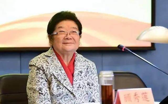 她是新中国第一位女省长,带领江苏省走上致富路,如今87岁仍在岗