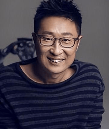 "老来得子"林永健:痛失2子无法释怀,供搬砖小女孩上大学