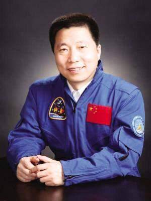 "中国太空第一人"杨利伟:历经26秒生死时刻,曾以为自己会牺牲