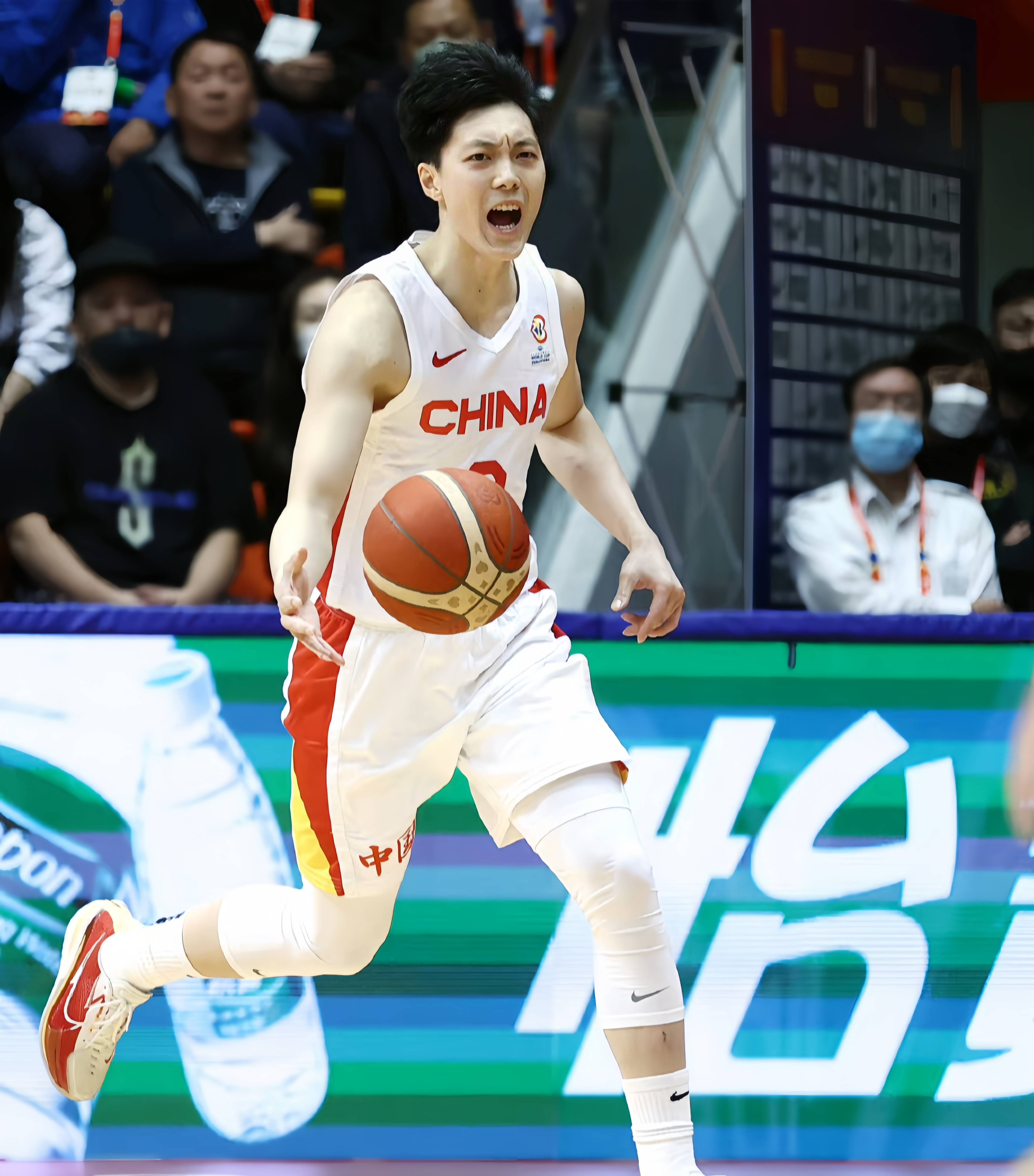 男篮世界杯12人预测!辽粤3人领衔,8大00后在内,周琦成唯一老将