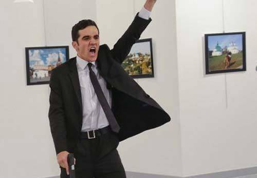 普京70岁了,硬汉也有柔情的一面,曾三次流泪都是为了他的人民