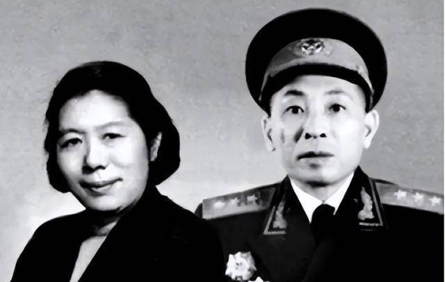 一天,叶飞向时任福建省教育厅厅长的夫人王于畊提出,希望给养子,也就