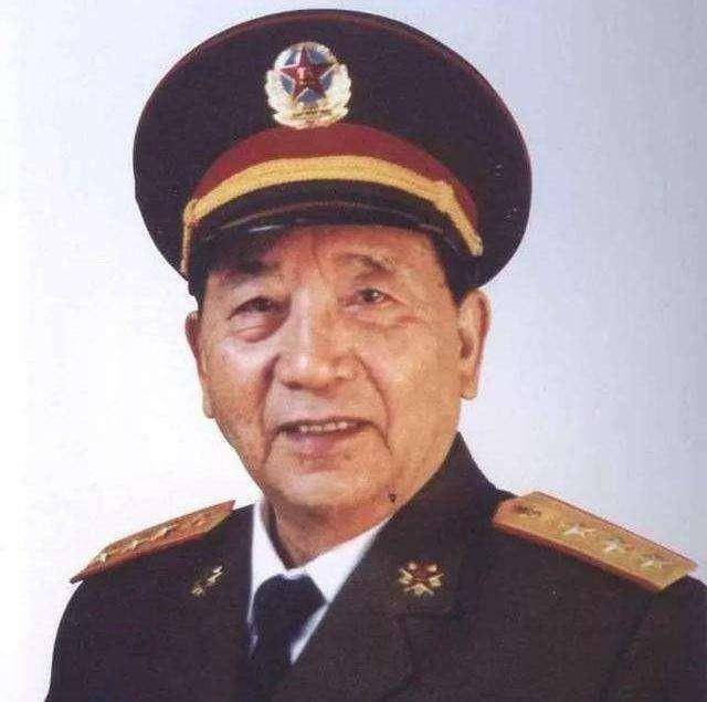 1988年,很多开国上将都健在,为何让秦基伟担任国防部长_中国_军衔