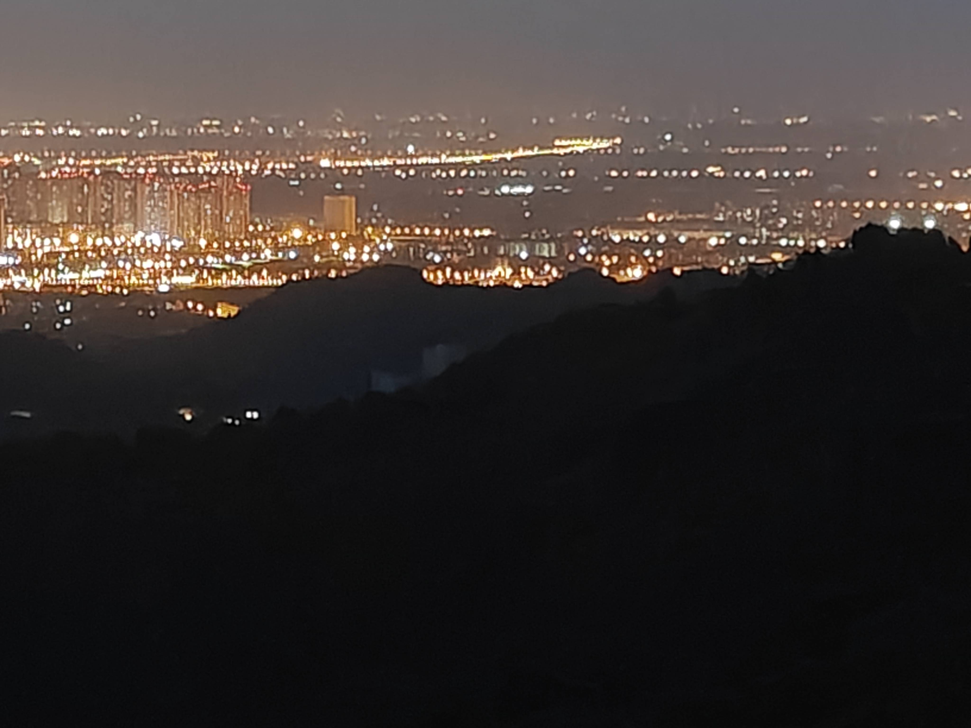 龙泉山夜景图片