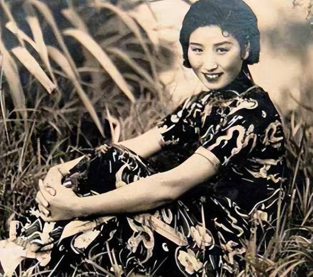 富家千金嫁给汉奸,两次牺牲色相救夫,结局如何?_李士群_叶吉卿_中统