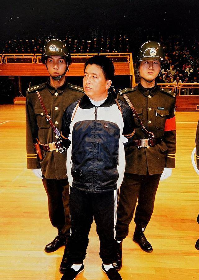 2000年,云南悍匪杨天勇,手段残忍令人发指,最终的结局如何