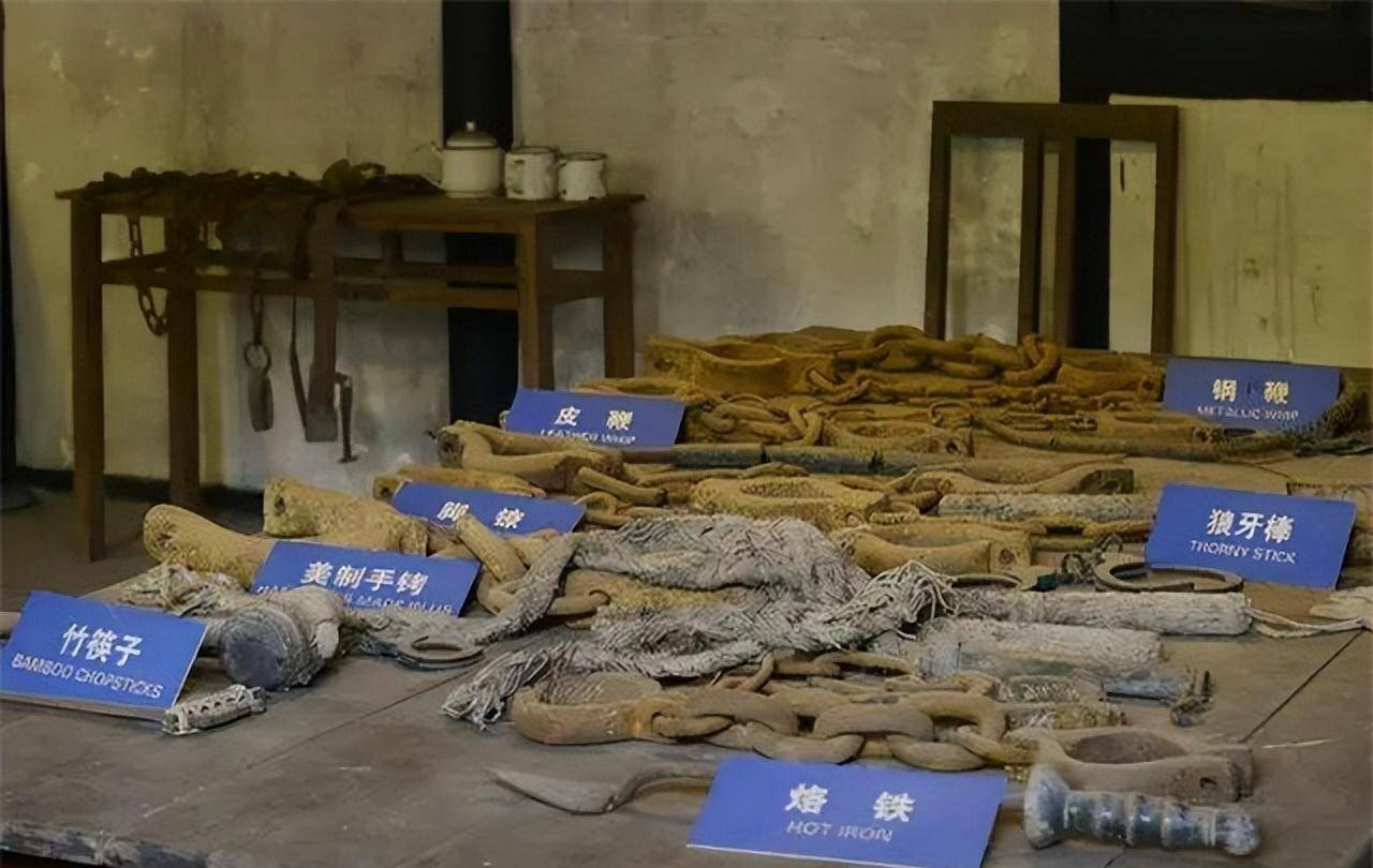 挖掘成功,就被国民党在全国解放的前夕在重庆歌乐山刑场残忍地杀害了