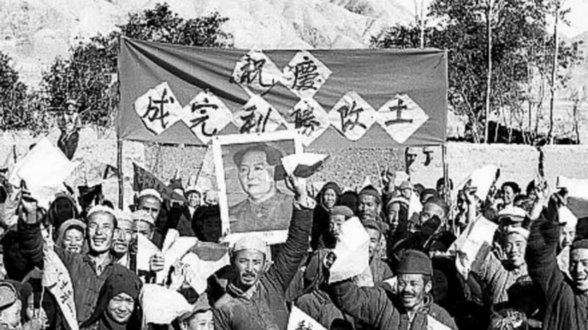 土地改革时,竟有农户偷偷把地契还给地主,他们究竟在怕什么?