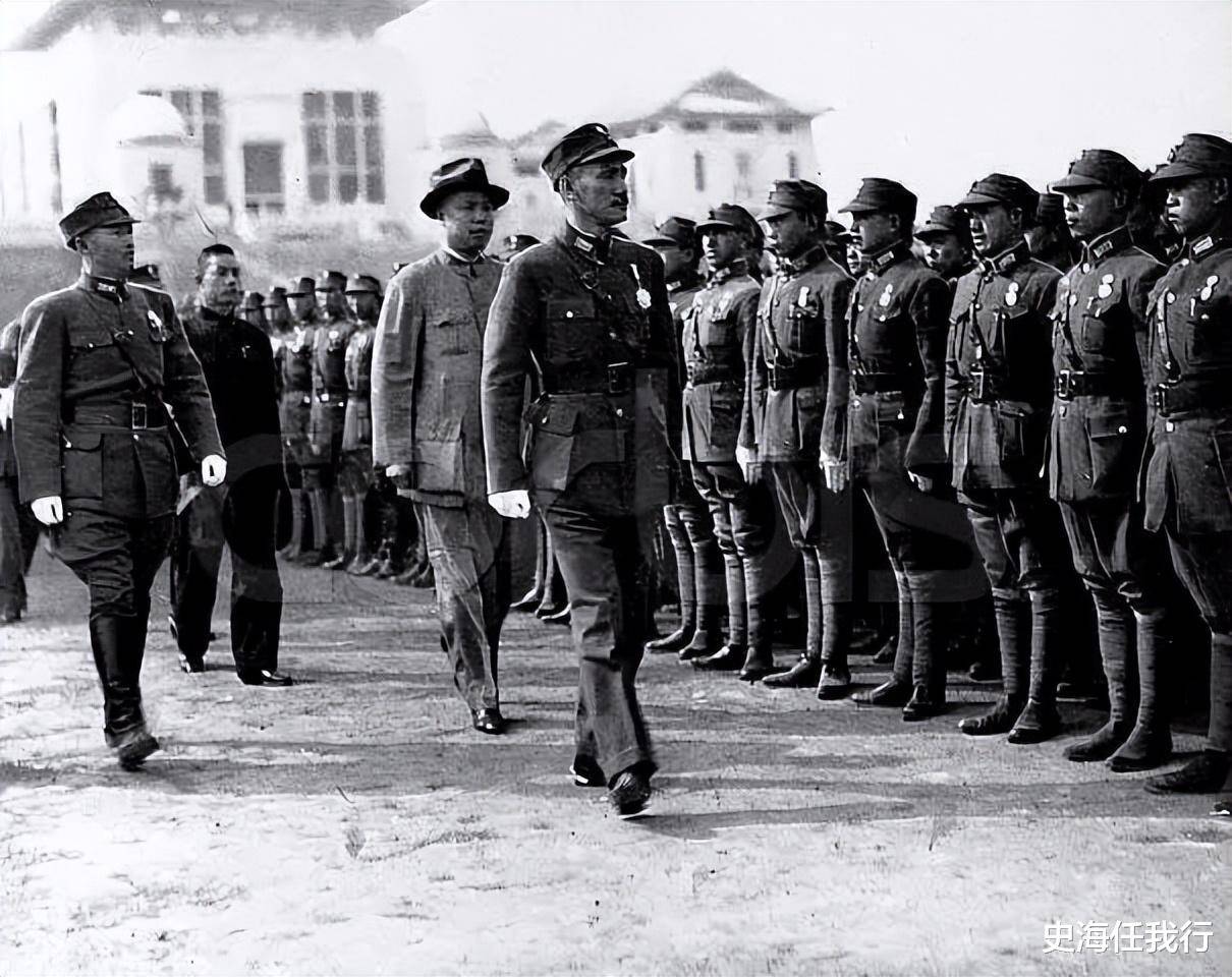 1949年蒋介石不断溃败,突然选择退守台湾!是背后哪位高人指点?