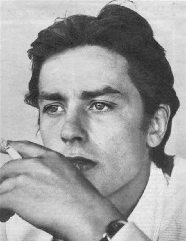 "法国第一美男"阿兰德龙:辜负茜茜公主,如今仍孑然一身