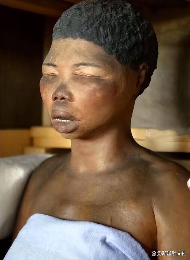 女孩被扒光衣服放进铁笼,死后被做成标本_萨拉·巴特曼_科伊桑_女子