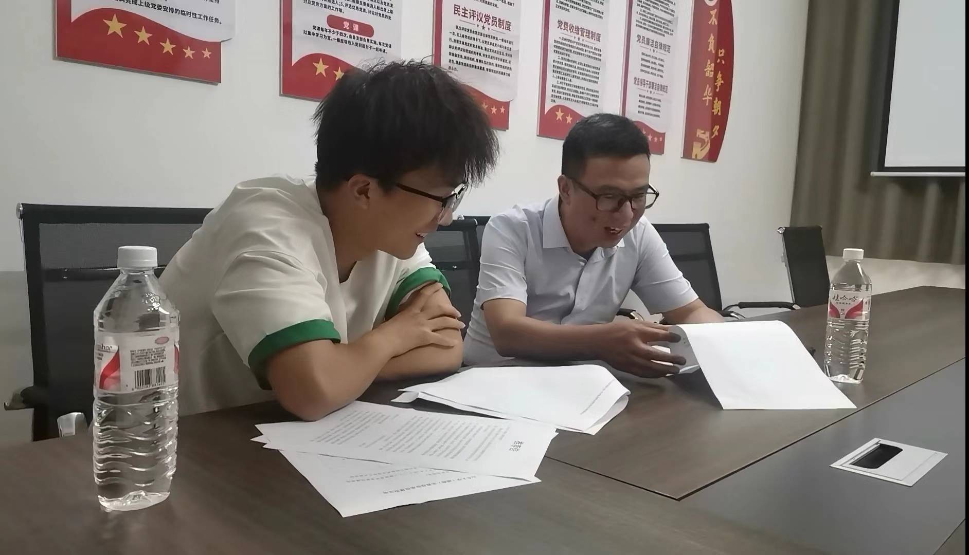 捕碳助梦调研团前往开封市生态环境局通许分局调研