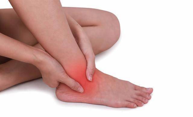 "崴了脚"活动活动就好?救治"脚扭伤"切忌错过黄金期