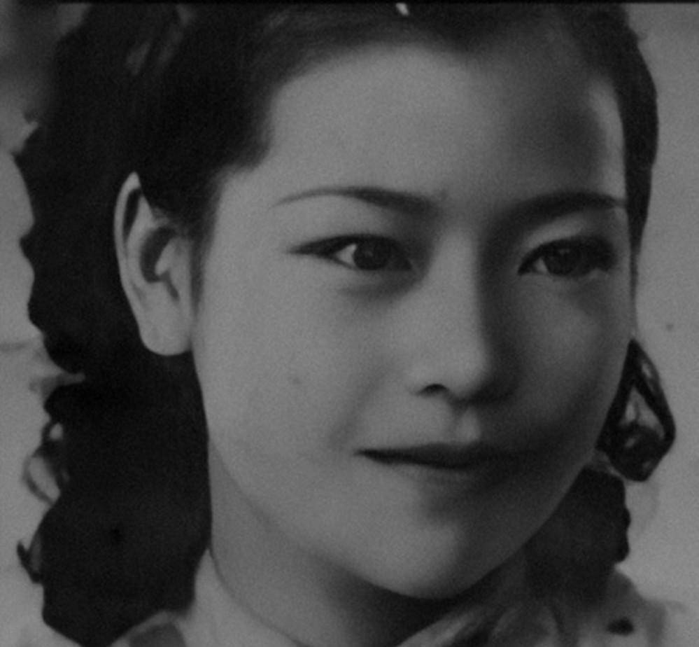 1975年,黄维被特赦,对苦等27年的妻子讲出"滚",妻子投河自尽_蔡若曙