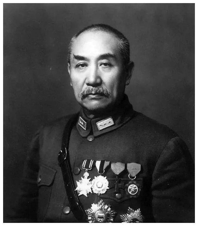 川军刘湘带头出征,别人问他为何:中国人都要说日语了_四川_蒋介石