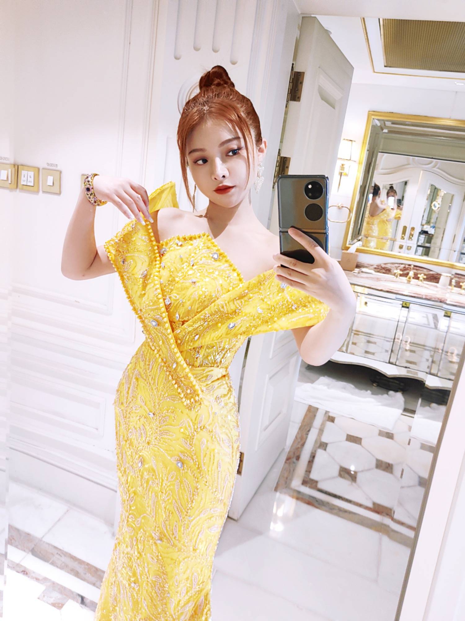 张友凤友凤荣获cctv央视节目年度最佳民歌女歌手奖