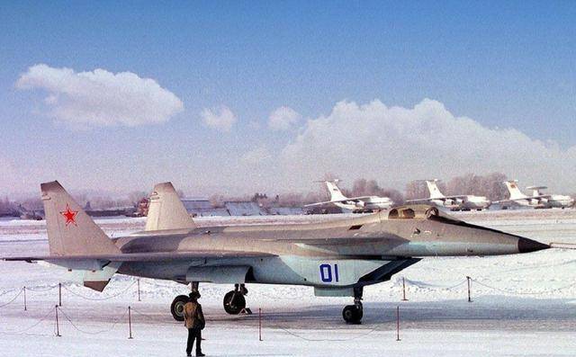 苏联科技巅峰,被人遗忘的五代战机:米格mfi重型战斗机