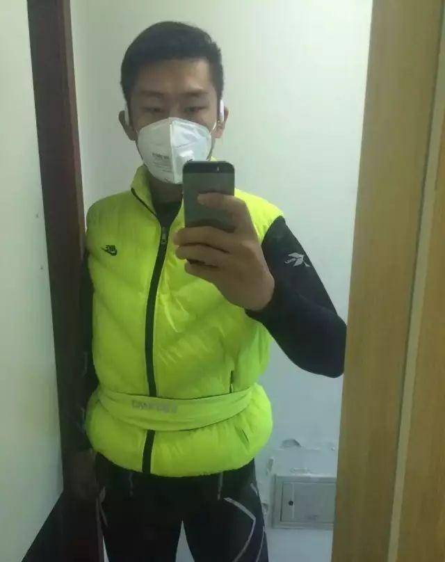 曾胖到230斤,高烧21天差点挂掉;后怒减80斤,练出6块腹肌变男神_杜鹏刚