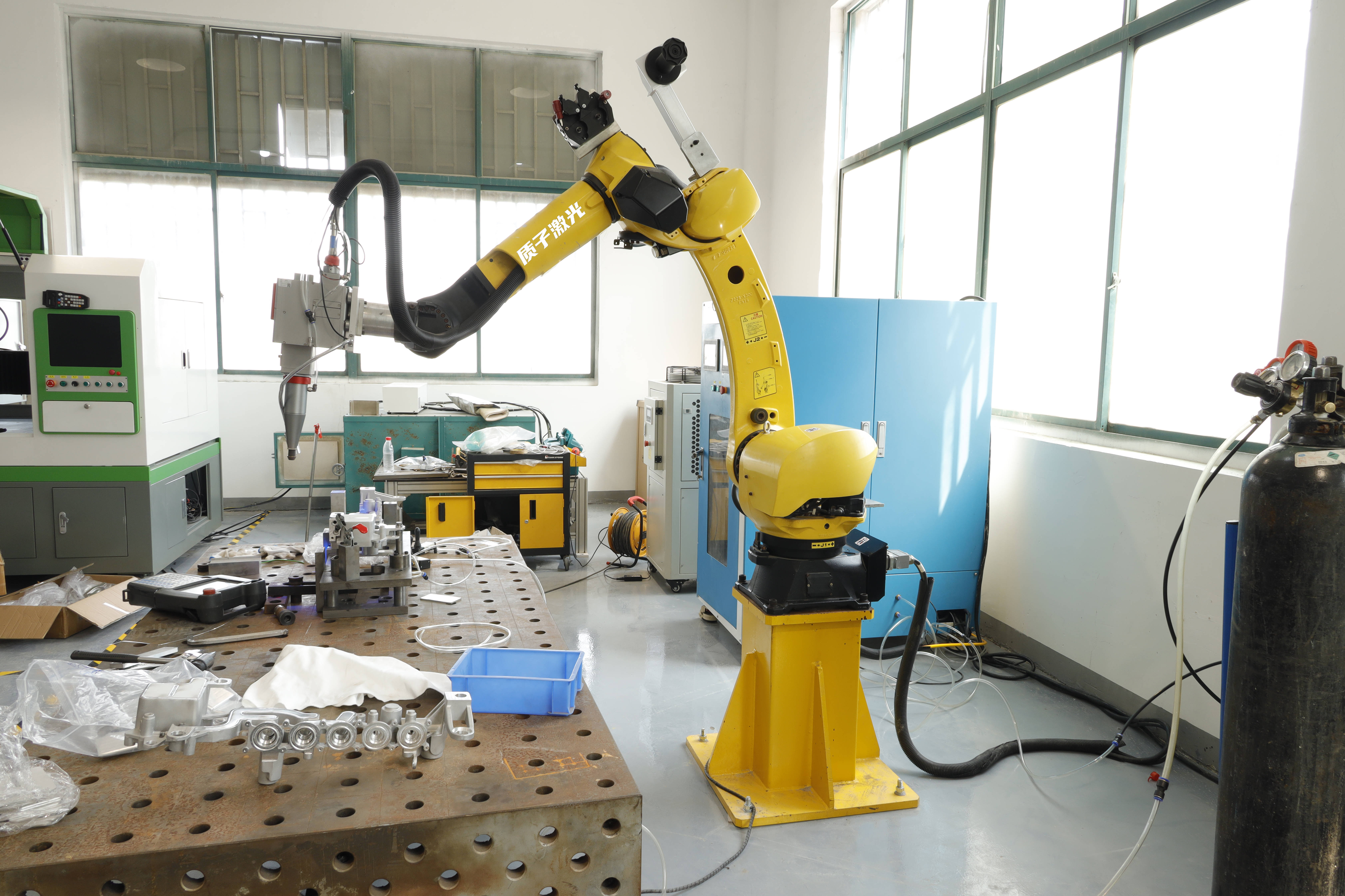 自动激光焊接机器人使用场景