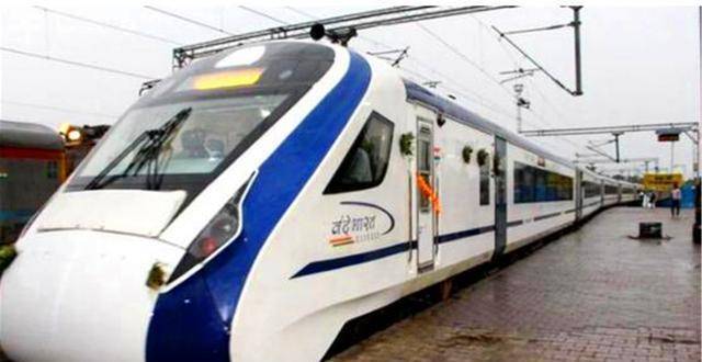 印度高铁内部配置豪华,群众直呼已远超中国,通车仅3天就停运